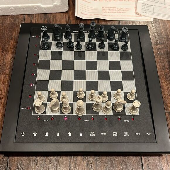 VTG 1990 Kasparov Electronic Chess Partner Model 0691 CIB Excellent condition - Picture 2 of 10